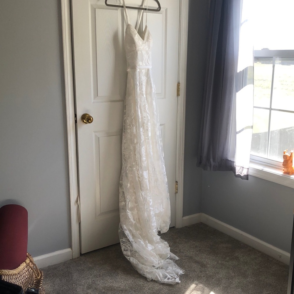 Lace boho wedding dress / petite / size 2